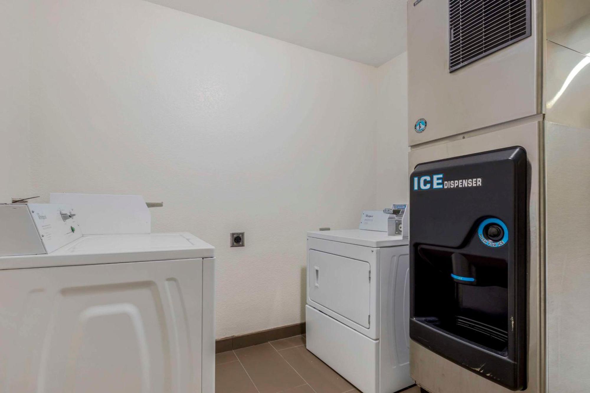 Comfort Suites Benbrook Kültér fotó