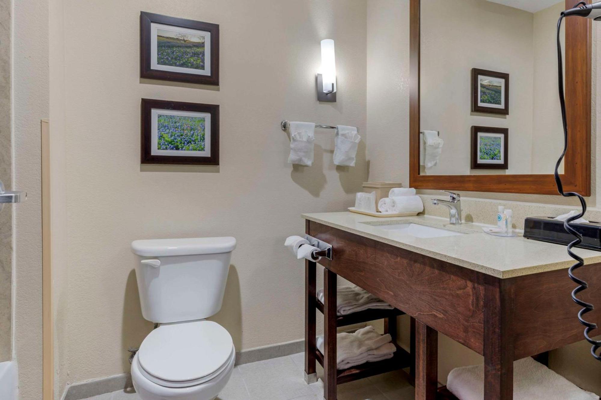 Comfort Suites Benbrook Kültér fotó